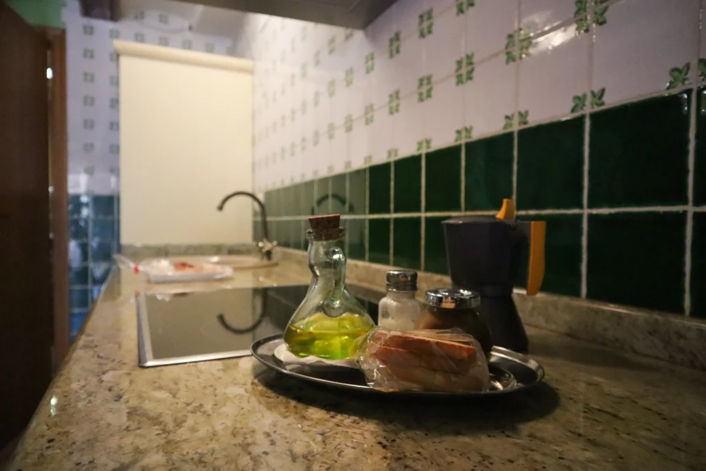 ocina tradicional del Matarraña con aceite de oliva